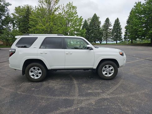Used 2024 Toyota 4Runner SR5 AWD/4WD image 7