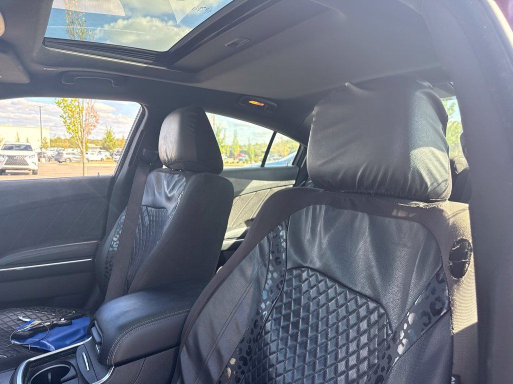 Used 2023 Dodge Charger SXT RWD image 21