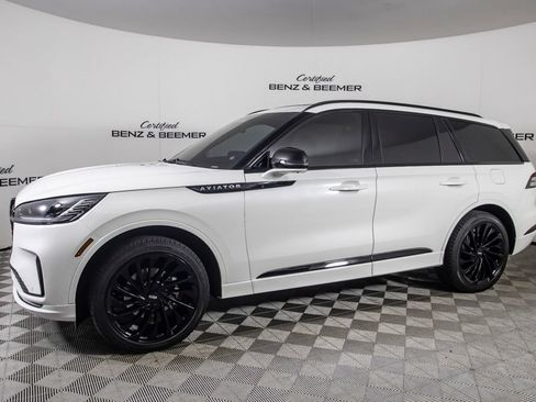 Used 2026 Lincoln Aviator Reserve AWD/4WD image 8
