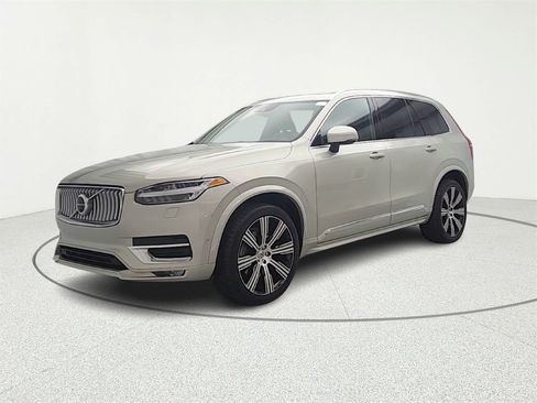 Used 2021 Volvo XC90 T6 Inscription w/ Lounge Package image 3