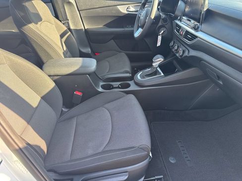 Used 2024 Kia Forte LXS w/ LXS Technology Package FWD image 40