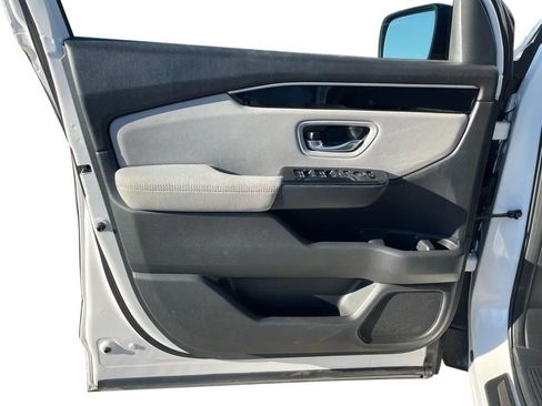 Used 2023 Honda Pilot LX image 13