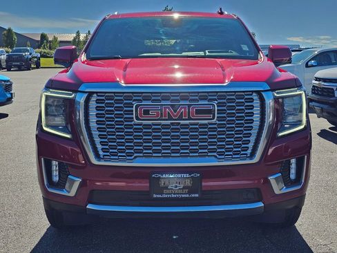 Used 2023 GMC Yukon Denali AWD/4WD image 8
