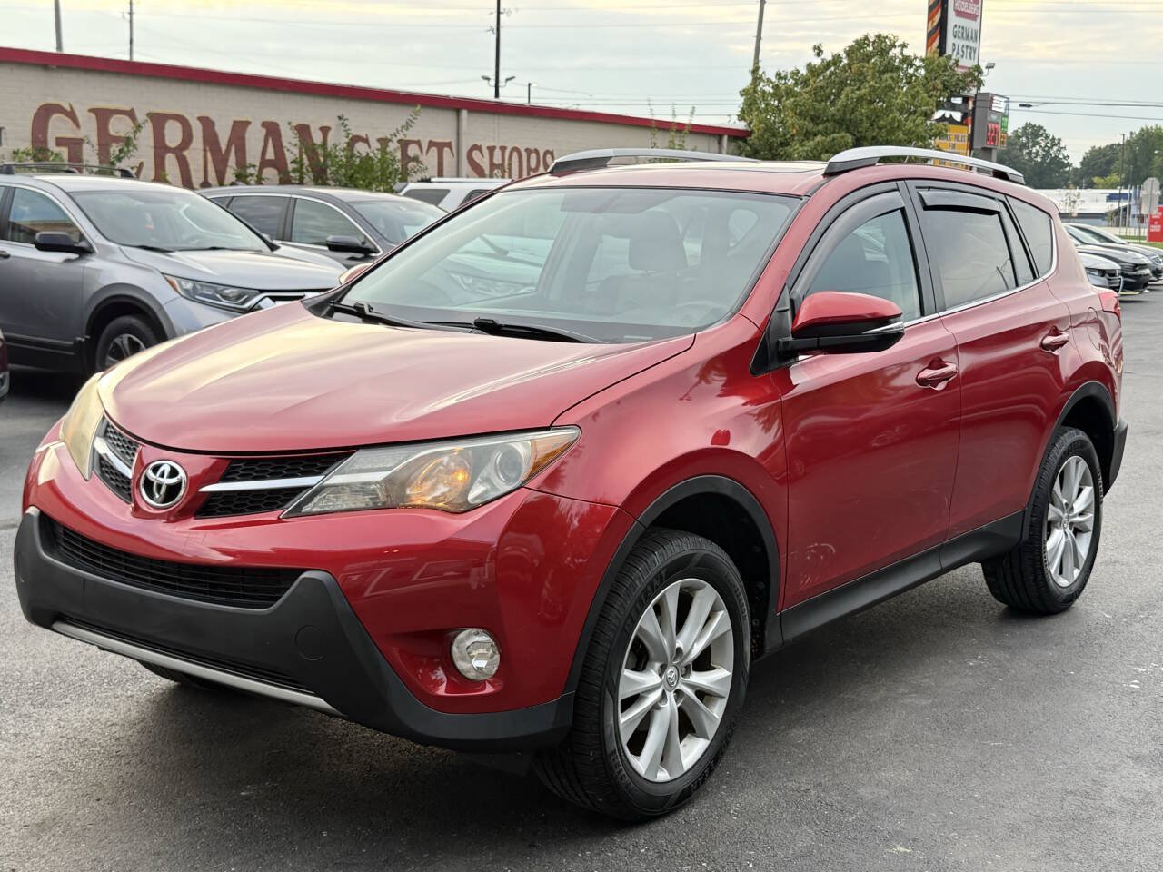 Used 2013 Toyota RAV4 Limited AWD/4WD image 1