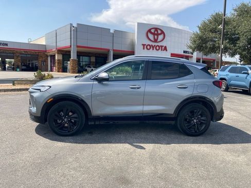 Used 2024 Buick Encore GX Sport Touring AWD/4WD image 8