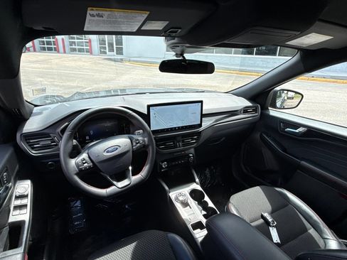 Used 2025 Ford Escape ST-Line w/ Tech Pack #1 AWD/4WD image 15
