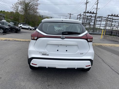 Used 2023 Nissan Kicks SR w/ SR Premium Package FWD image 4