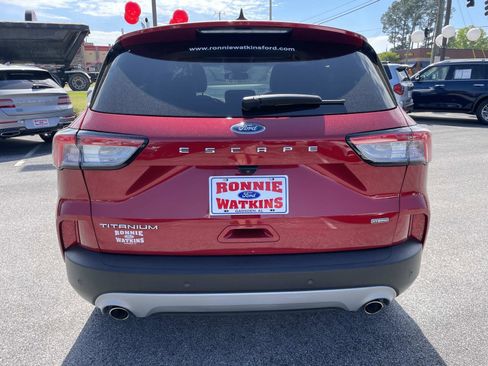 Used 2022 Ford Escape Titanium FWD image 5