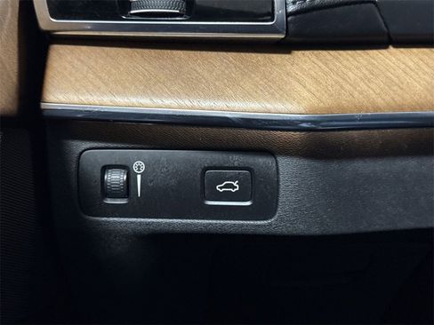 Used 2017 Volvo XC90 T6 Inscription w/ Vision Package image 19