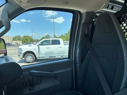 Used 2024 Chevrolet Express 2500 w/ Driver Convenience Package RWD image 9