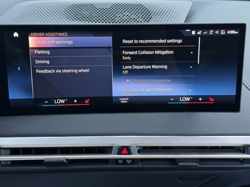 Used 2022 BMW iX xDrive50 w/ Sport Package image 30