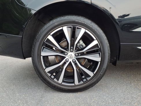 Used 2024 Volvo XC60 B5 Plus w/ Climate Package AWD/4WD image 4