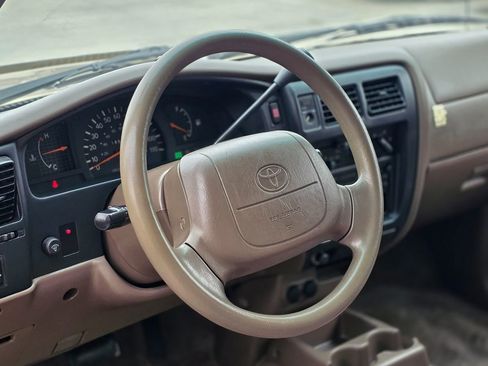 Used 1998 Toyota Tacoma 2WD Xtracab V6 image 21