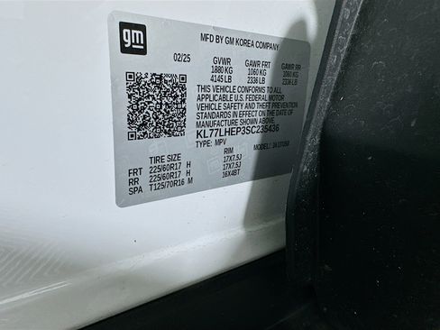 Used 2025 Chevrolet Trax LT w/ LT Convenience Package image 12