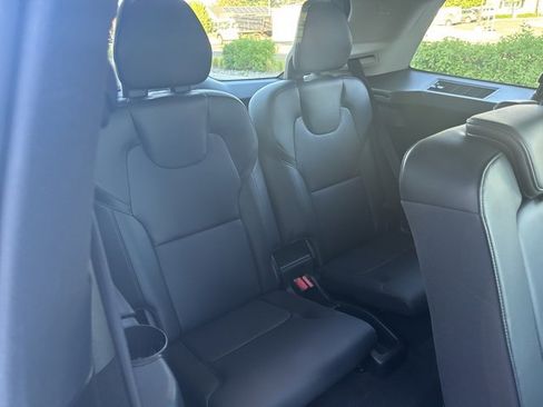 Certified 2025 Volvo XC90 B5 Core image 13