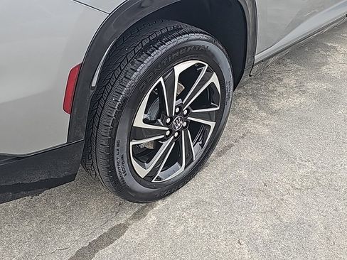 Certified 2025 Buick Enclave Sport Touring image 9