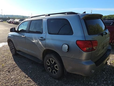 Used 2016 Toyota Sequoia SR5 AWD/4WD image 4