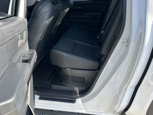 Used 2025 Toyota Tacoma TRD Off-Road w/ TRD Off Road Premium Package image 20