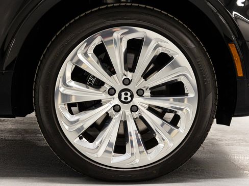 New 2025 Bentley Bentayga Extended Wheelbase image 15
