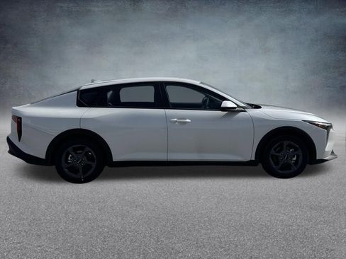 New 2026 Kia K4 LXS image 4