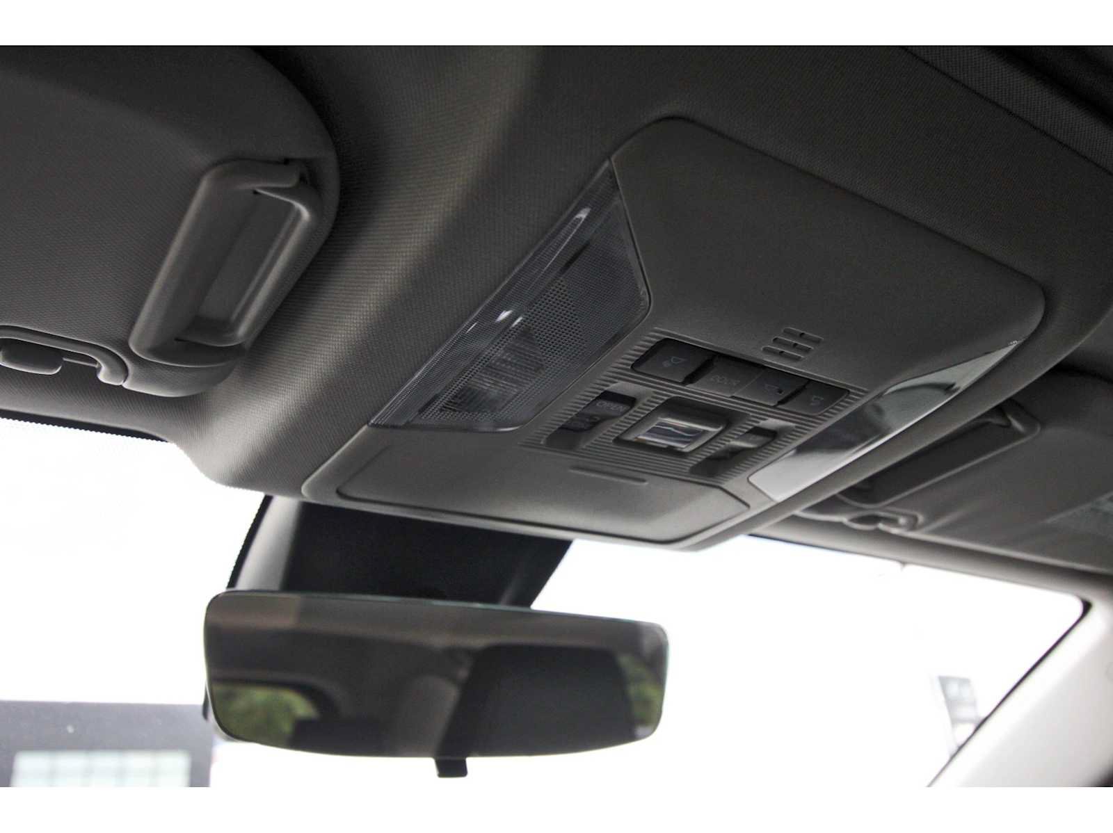 Used 2025 Toyota RAV4 XLE w/ Convenience Package FWD image 20