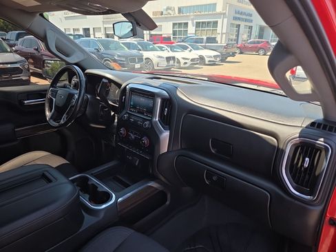 Used 2019 Chevrolet Silverado 1500 LT Trail Boss AWD/4WD image 28