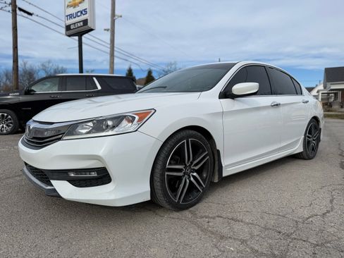 Used 2016 Honda Accord Sport image 2