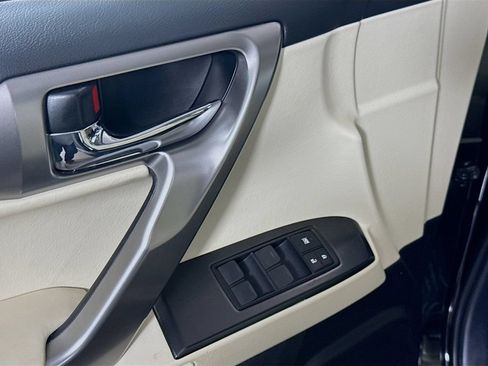 Used 2023 Lexus GX 460 Premium w/ Accessory Package AWD/4WD image 17