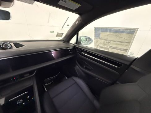 New 2025 Porsche Macan 4 Electric image 23