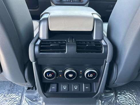 Used 2022 Land Rover Defender 110 X-Dynamic HSE image 17