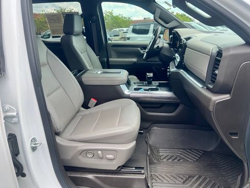 Used 2022 Chevrolet Silverado 1500 LTZ AWD/4WD image 24