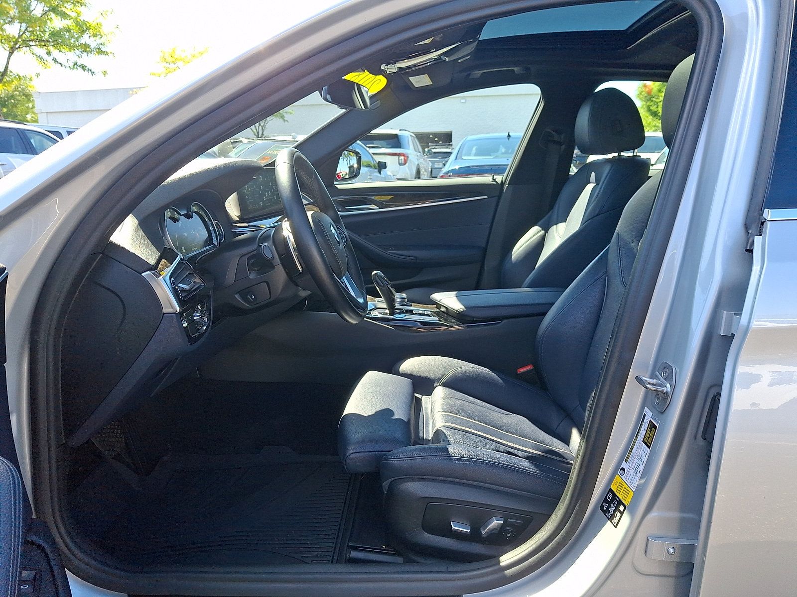 Used 2018 BMW 530i xDrive AWD/4WD image 13