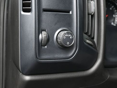 Used 2018 Chevrolet Silverado 1500 Custom w/ Custom Value Package image 14