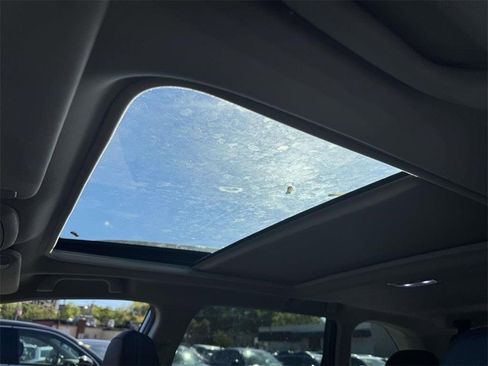 Used 2022 Subaru Forester Touring image 19