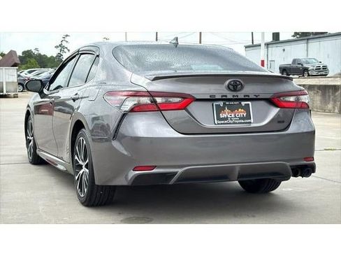 Used 2022 Toyota Camry SE FWD image 4