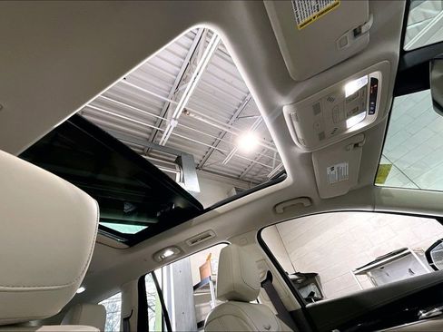 Used 2021 Cadillac XT6 Premium Luxury image 22