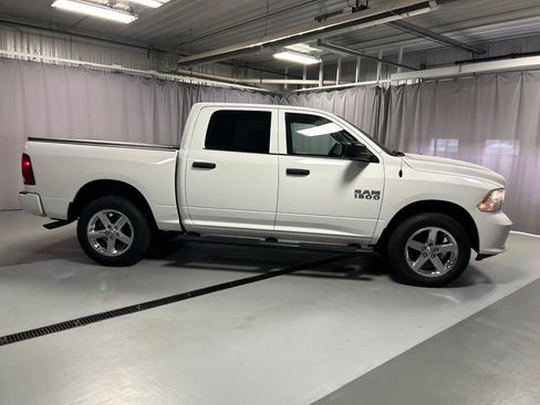 Used 2018 RAM 1500 Express w/ Express Value Package AWD/4WD image 8