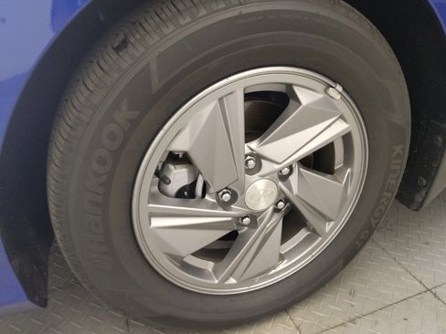 Used 2025 Hyundai Elantra Sport FWD image 31