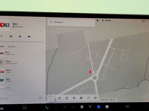 Used 2021 Tesla Model S Plaid image 24