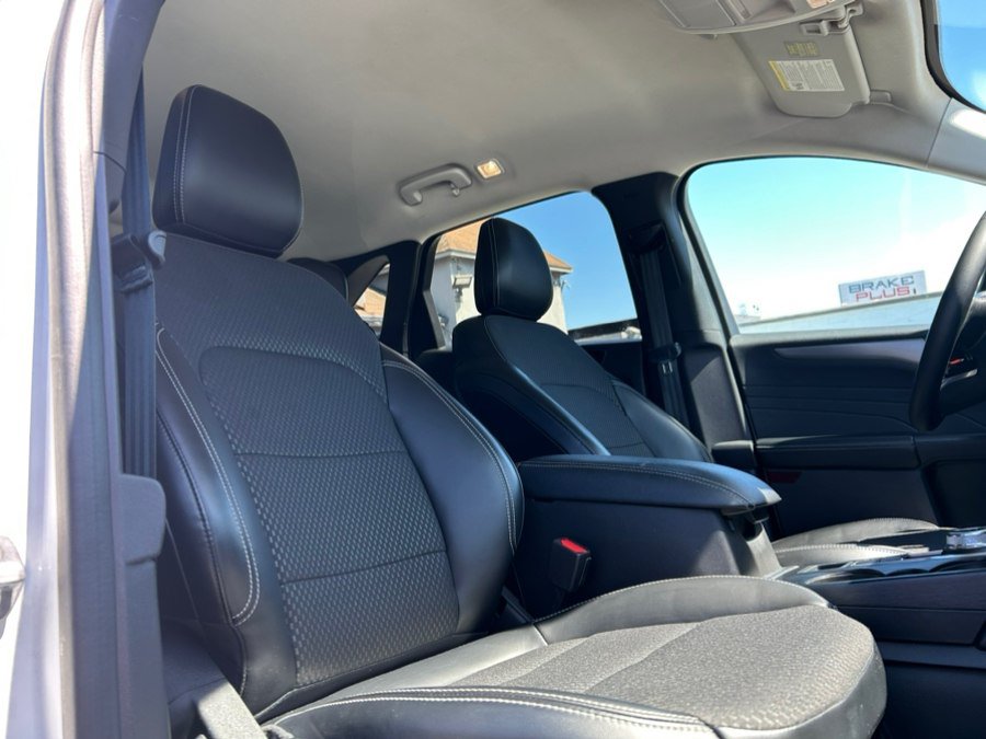 Used 2023 Ford Escape SE FWD image 35