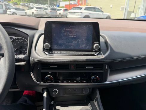 Used 2023 Nissan Rogue SV AWD/4WD image 15