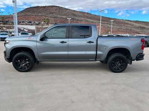 Used 2021 Chevrolet Silverado 1500 LT Trail Boss w/ Convenience Package II image 2
