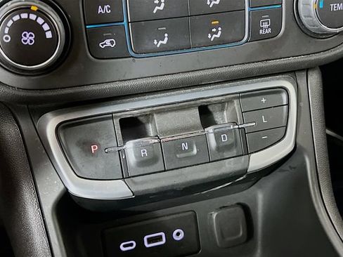 Used 2024 GMC Terrain SLE AWD/4WD image 21