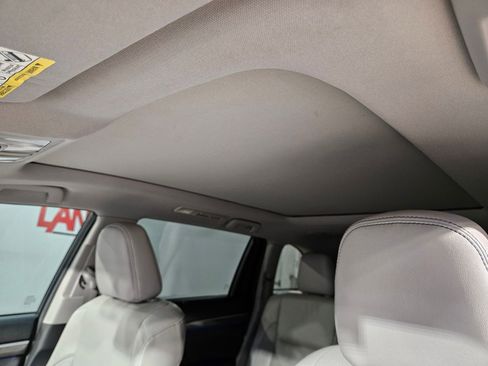 Used 2017 Toyota Highlander Limited Platinum image 25