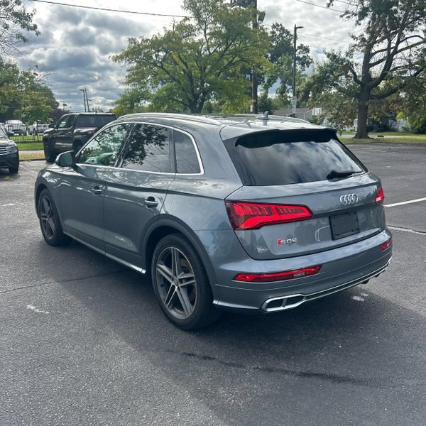 Used 2018 Audi SQ5 Premium Plus w/ S Sport Package AWD/4WD image 4