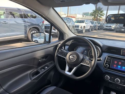 Used 2025 Nissan Versa SV image 32