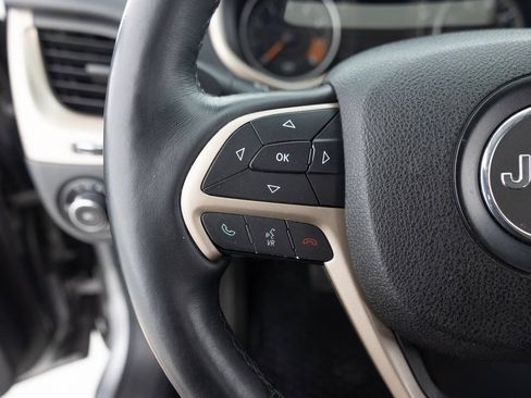 Used 2015 Jeep Cherokee Latitude w/ Comfort/Convenience Group AWD/4WD image 35