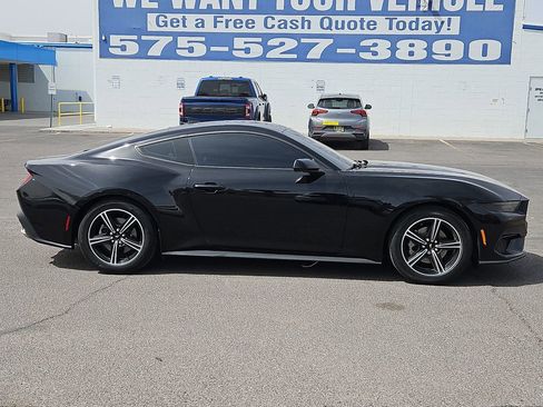 Used 2025 Ford Mustang EcoBoost image 5