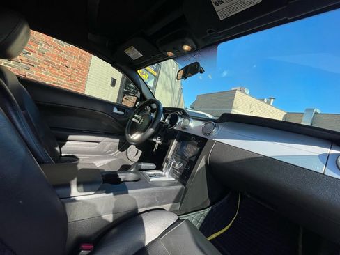 Used 2005 Ford Mustang GT Premium image 18
