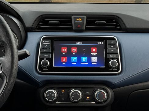 Used 2025 Nissan Versa SV image 17